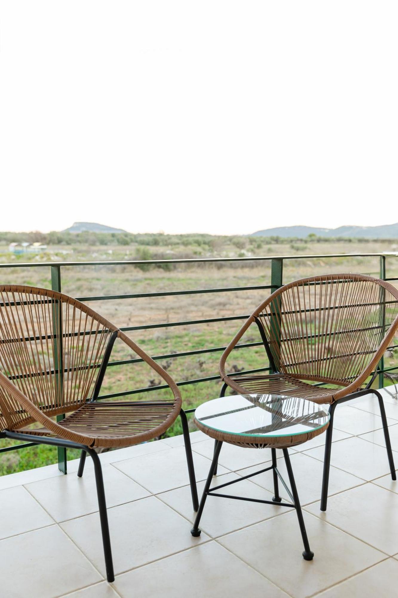 Villa σπίτι με πισίνα δίπλα στο αεροδρόμιο. Spata (East Attica)
