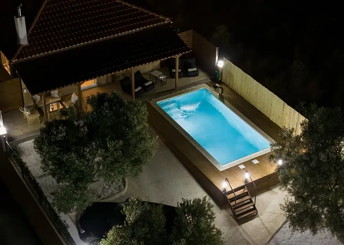 Σπίτι Με Πισίνα Δίπλα Στο Αεροδρόμιο.